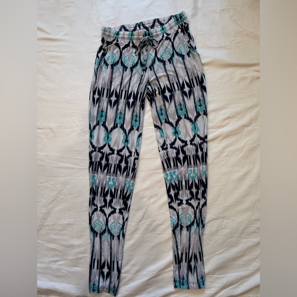 INC International Concepts Pants - INC International Concepts size SMALL abstract/aztec print drawstring pants! EUC